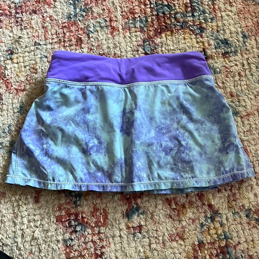 Ivivva kids skirt.  Size 6.
